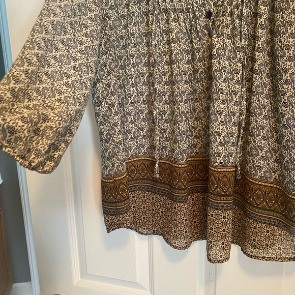 Elegant Blue and Brown Patterned Blouse - Picture 4 of 14